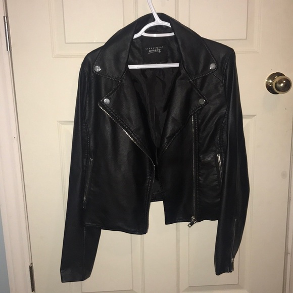 Leather jacket - Picture 1 of 1